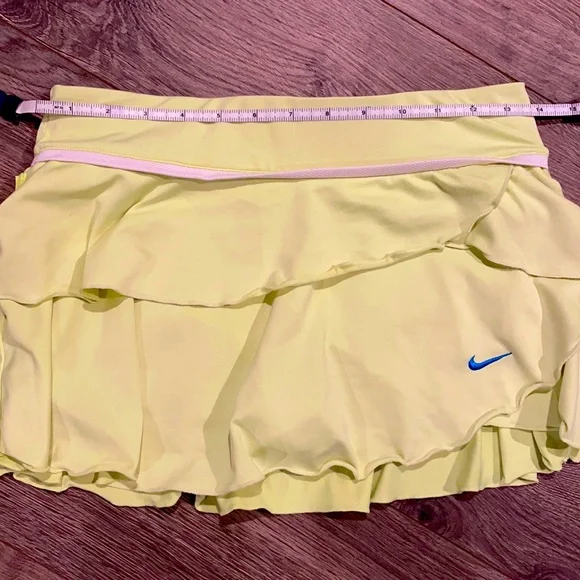 Nike Dri Fit tennis skirt - Picture 5 of 8
